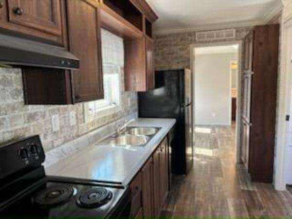 2022 Live Oak Homes Chestnut L-5562E-Oak Manufactured Home