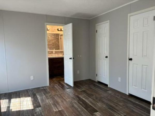 2022 Live Oak Homes Chestnut L-5562E-Oak Manufactured Home