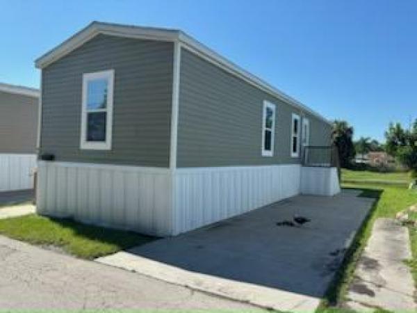 2022 Live Oak Homes Chestnut L-5562E-Oak Manufactured Home