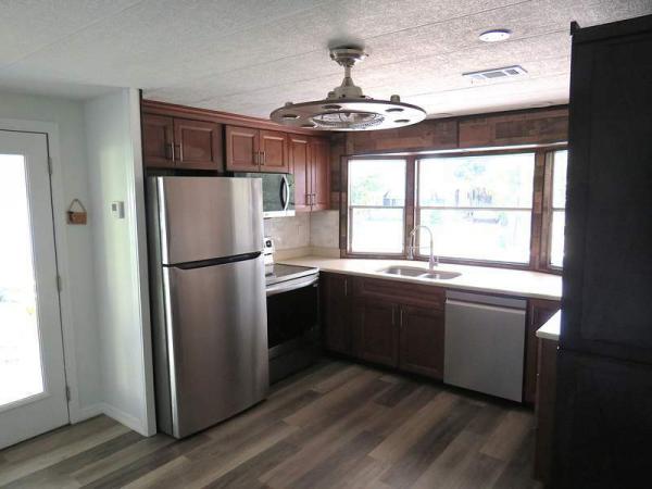 1979 Schult Manufactured Home