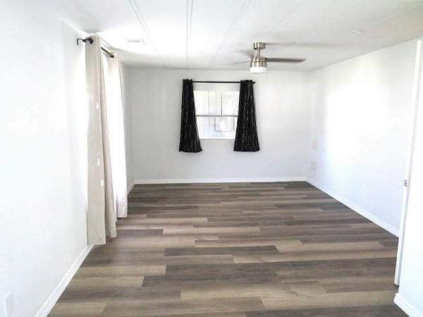 1979 Schult Manufactured Home