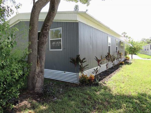 1979 Schult Manufactured Home