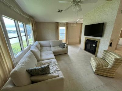 Photo 4 of 20 of home located at 1405 82nd Avenue, Site #68 Vero Beach, FL 32966