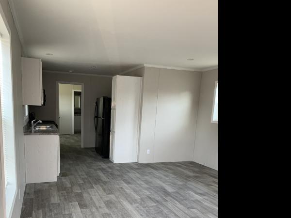 Photo 1 of 2 of home located at 29 South Hill Drive #29 Linden, MI 48451