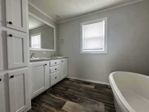2022 Clayton The Breeze  Home