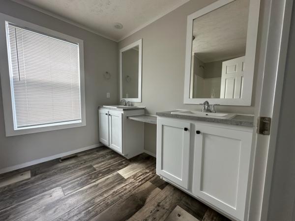 2022 Clayton The Breeze  Home