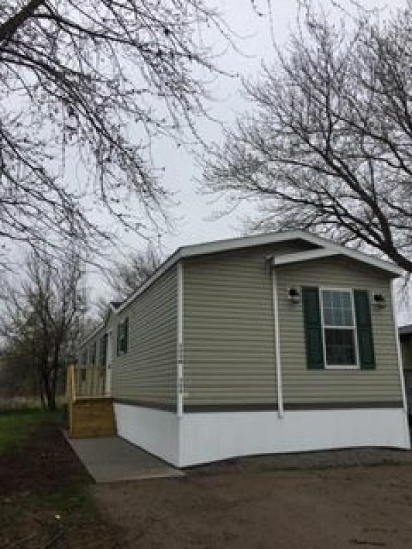 Photo 1 of 2 of home located at 5004 N Elsie Street Lot 369 Davenport, IA 52806