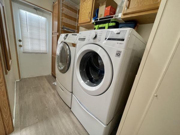 1999 SKYL 27x52 Mobile Home