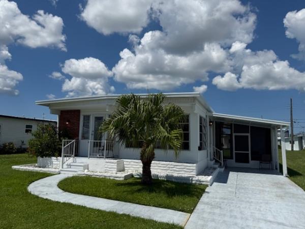 Photo 1 of 2 of home located at 3901 Bahia Vista Street #503 Sarasota, FL 34232