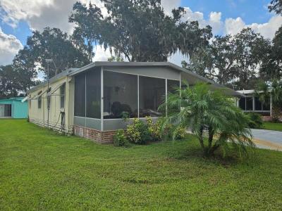 Photo 3 of 19 of home located at 9705 Hickory Hollow Rd Lot 43. Leesburg, FL 34788
