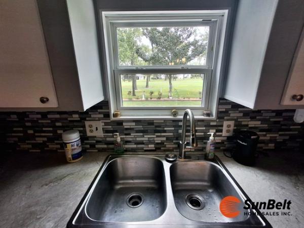 1986 Barrington Manufactured Home