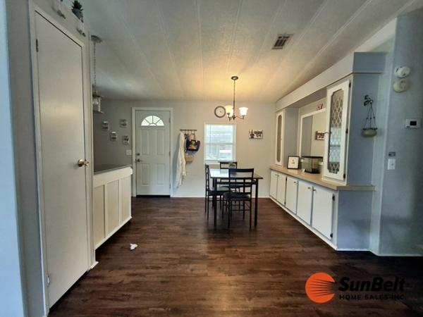 1986 Barrington Manufactured Home