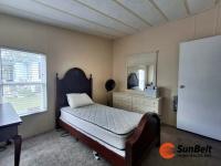 1986 Barrington Manufactured Home
