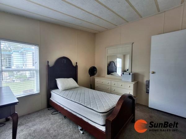 1986 Barrington Manufactured Home