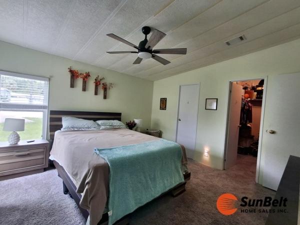1986 Barrington Manufactured Home