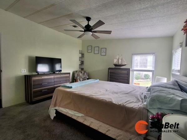 1986 Barrington Manufactured Home
