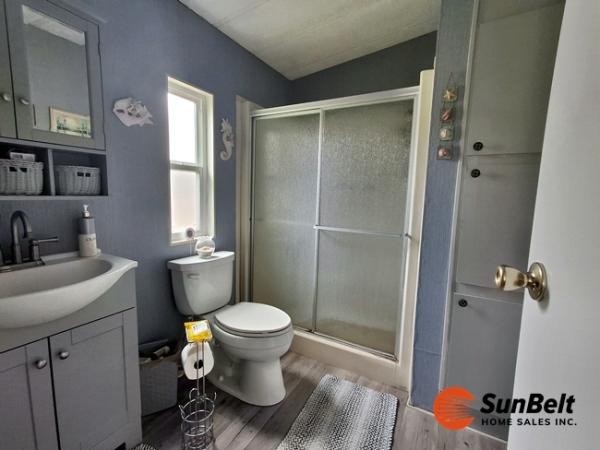 1986 Barrington Manufactured Home