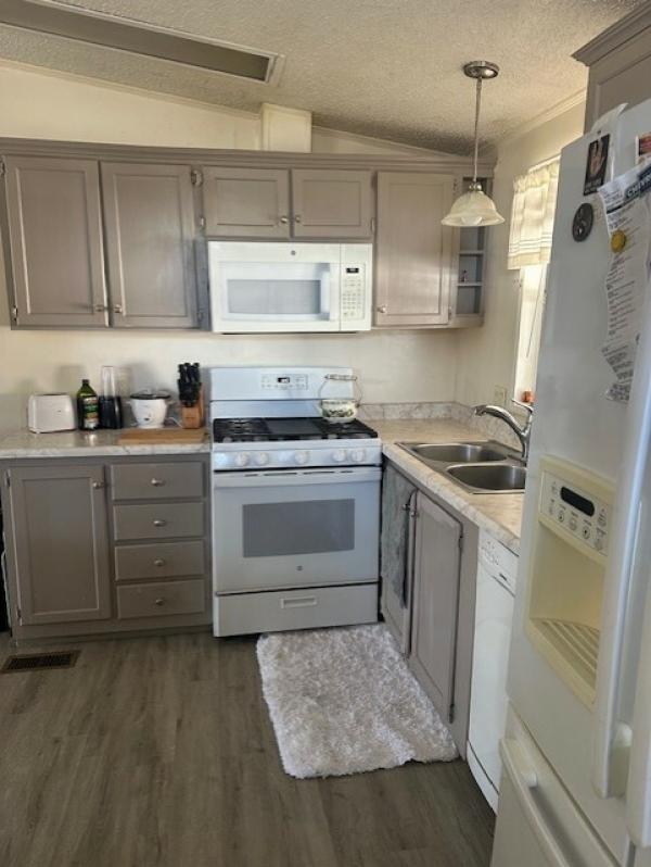 1994 Champion Manufactured Home