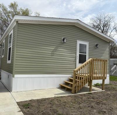 Photo 4 of 10 of home located at 31 Cornflower Ln # 14 Snapdragon Bloomington, IL 61701