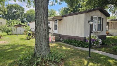 Photo 2 of 28 of home located at 113 Carriage Ln Belleville, MI 48111