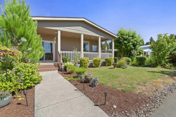 Photo 1 of 2 of home located at 11542 SW Royal Villa Dr #14 Tigard, OR 97224