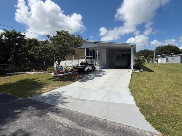 Photo 1 of 2 of home located at 2 Lynn Terrace Lake Placid, FL 33852