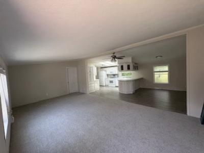 Photo 2 of 11 of home located at 5354 Hawthorn White Lake, MI 48383