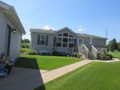 Photo 4 of 21 of home located at 6025 S. Canterbury Pl. Sioux Falls, SD 57106