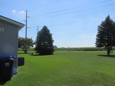 Photo 5 of 21 of home located at 6025 S. Canterbury Pl. Sioux Falls, SD 57106