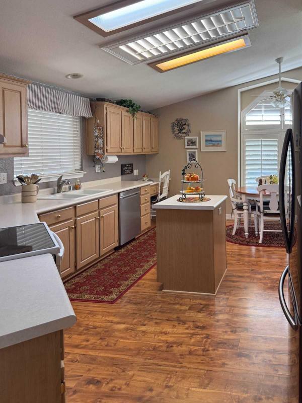 2004 Silvercrest Sg-57 Manufactured Home