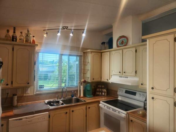 1984 Palm Harbor Manufactured Home