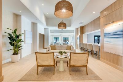 Photo 4 of 25 of home located at 12552 Spring Meadow Dr Fort Myers, FL 33908