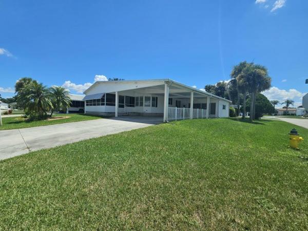 Photo 1 of 1 of home located at 1985 Sawgrass Trail Sebring, FL 33872