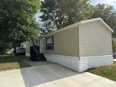 Mobile Home at 2220 Dunkelburg Rd Lot#425 Fort Wayne, IN 46819