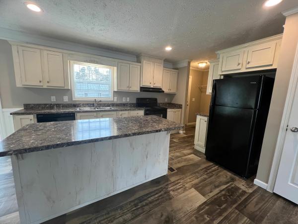 2019 Clayton Homes Inc Yes Mobile Home