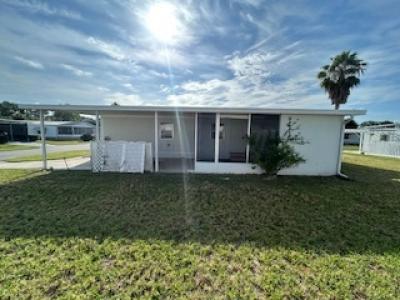 Photo 3 of 12 of home located at 245 Gardenia Fruitland Park, FL 34731