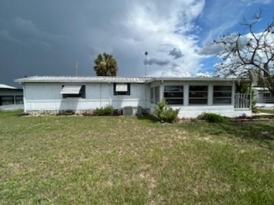 Photo 4 of 13 of home located at 140 Jasmine Fruitland Park, FL 34731