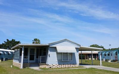 Photo 4 of 5 of home located at 115 Violet Drive Fruitland Park, FL 34731