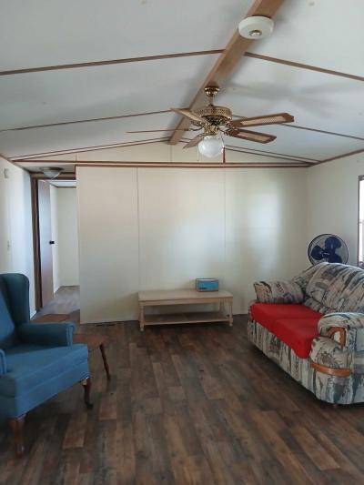 Photo 4 of 8 of home located at 437 Tulip Drive Fruitland Park, FL 34731