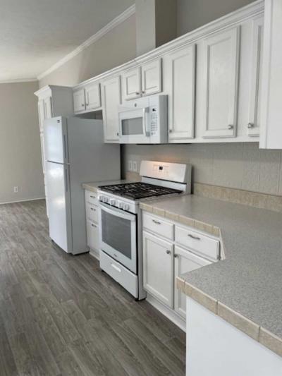 Photo 5 of 14 of home located at 28007 Charlemagne #4 Romulus, MI 48174