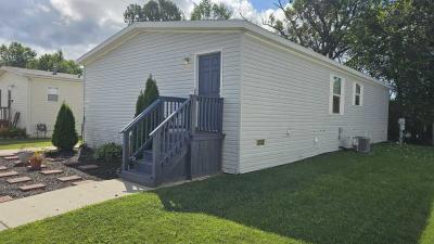 Photo 5 of 44 of home located at 24161 Senate Dr Flat Rock, MI 48134