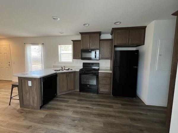 2023 Commodore Manufactured Home