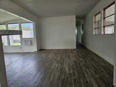 Photo 4 of 18 of home located at 9925 Ulmerton Rd., #398 Largo, FL 33771