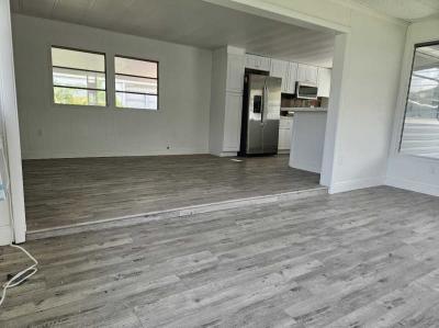 Photo 5 of 18 of home located at 9925 Ulmerton Rd., #398 Largo, FL 33771