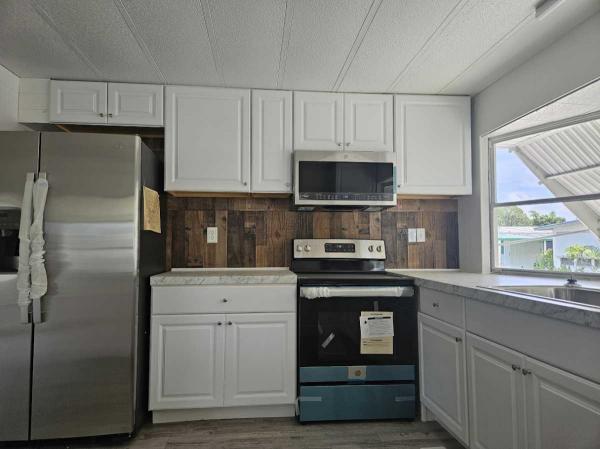 1974 SUMM Manufactured Home