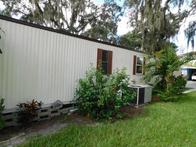 Photo 5 of 28 of home located at 3800 Oakcrest Lane Zephyrhills, FL 33541