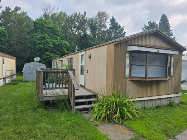 Photo 1 of 2 of home located at 500 Pioneer Rd Lot 69 Marquette, MI 49855
