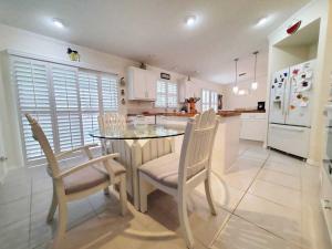Kitchen DIning