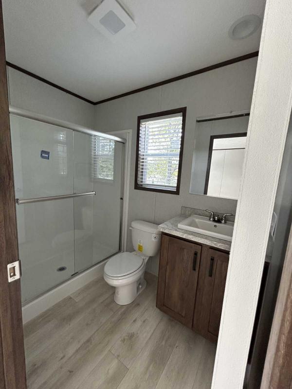 2024 Commodore Mobile Home