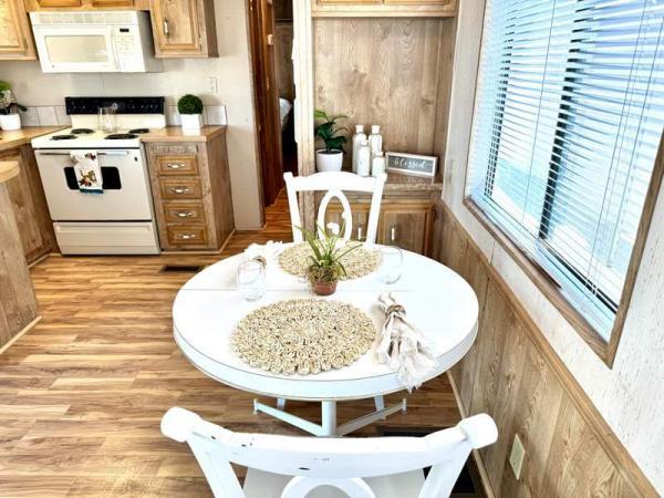 1987 Schult Manufactured Home